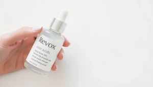 Read more about the article Revox Just AHA Acids 30% jak stosować? Przewodnik po bezpiecznym peelingu